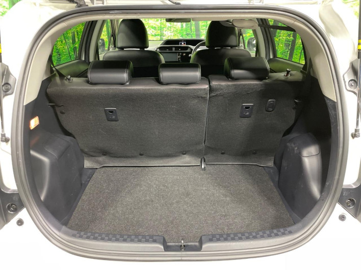 2018 Toyota Aqua DAA-NHP10 (UW-6a1a55b84adb9)[14]
