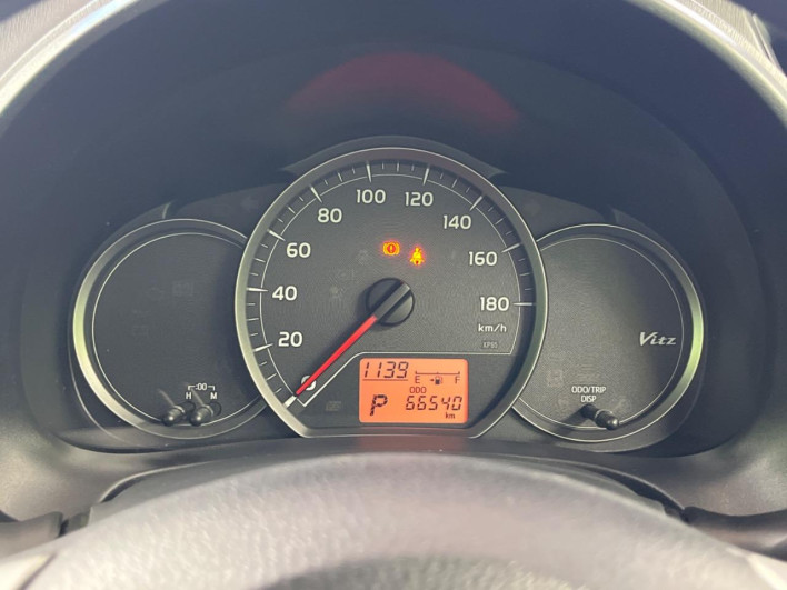 2013 Toyota Vitz DBA-NSP130 (UW-6a1a55bc79258)[7]