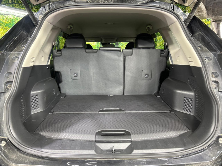 2017 Nissan X-Trail DBA-NT32 (UW-6a1a55c4463a3)[4]