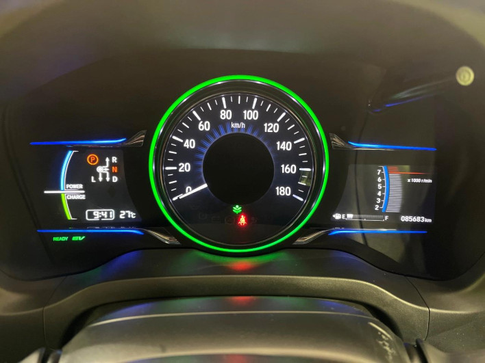 2015 Honda VEZEL DAA-RU3 (UW-6a1a55ccbb321)[14]