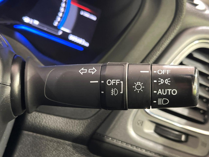 2015 Honda VEZEL DAA-RU3 (UW-6a1a55ccbb321)[21]