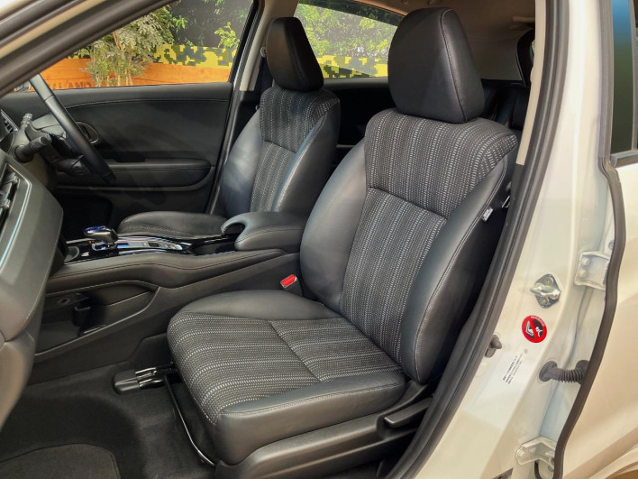 2017 Honda VEZEL DAA-RU4 (UW-6a1a55cedb4c0)[27]
