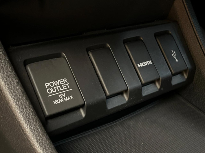 2017 Honda VEZEL DAA-RU4 (UW-6a1a55cedb4c0)[25]