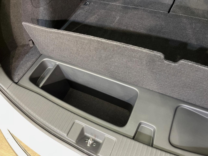 2017 Honda VEZEL DAA-RU4 (UW-6a1a55cedb4c0)[7]