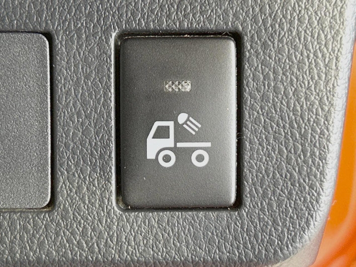 2018 Daihatsu Hiace Truck EBD-S500P (UW-6a1a55d70c9f4)[16]