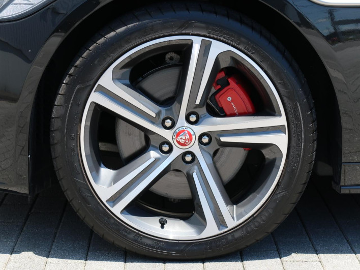 2018 Jaguar XF CBA-JB3VA (UW-6a1a55db68694)[11]