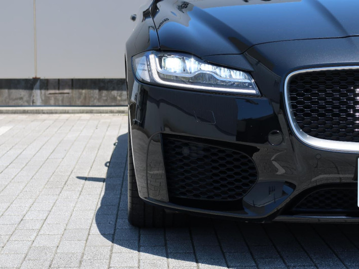 2018 Jaguar XF CBA-JB3VA (UW-6a1a55db68694)[7]