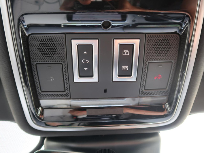 2019 Land Rover RANGE ROVER VELAR CBA-LY3VA (UW-6a1a55dd5b3b3)[26]