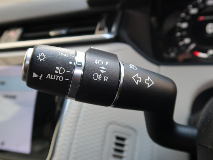 2019 Land Rover RANGE ROVER VELAR CBA-LY3VA (UW-6a1a55dd5b3b3)[8]
