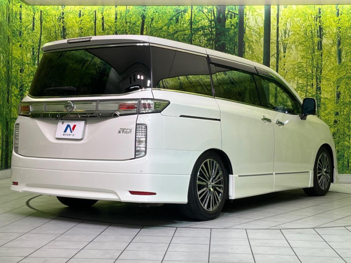 2014 Nissan Elgrand DBA-TE52 (UW-6a1a55e5483cd)[28]