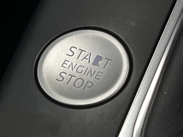 2020 Audi A3 DBA-8VCXS (UW-6a1a55f8744a0)[15]