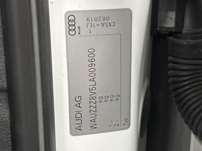2020 Audi A3 DBA-8VCXS (UW-6a1a55f8744a0)[1]