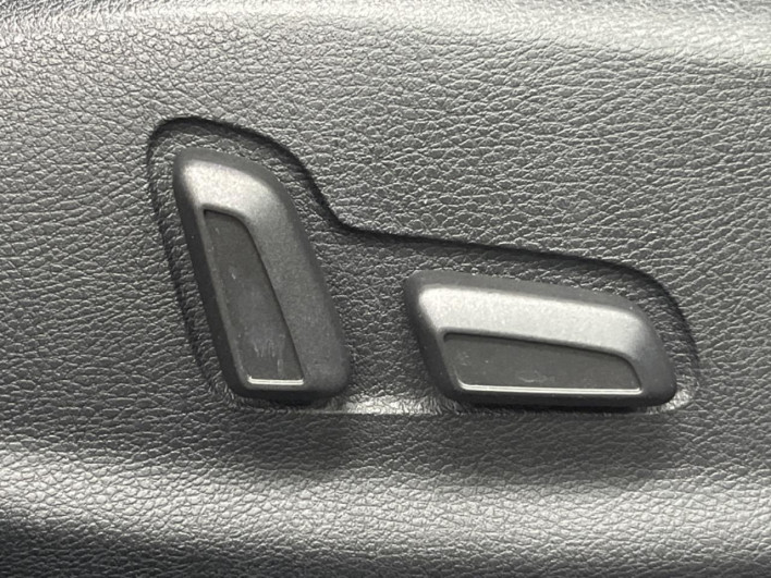 2020 Audi A3 DBA-8VCXS (UW-6a1a55f8744a0)[26]