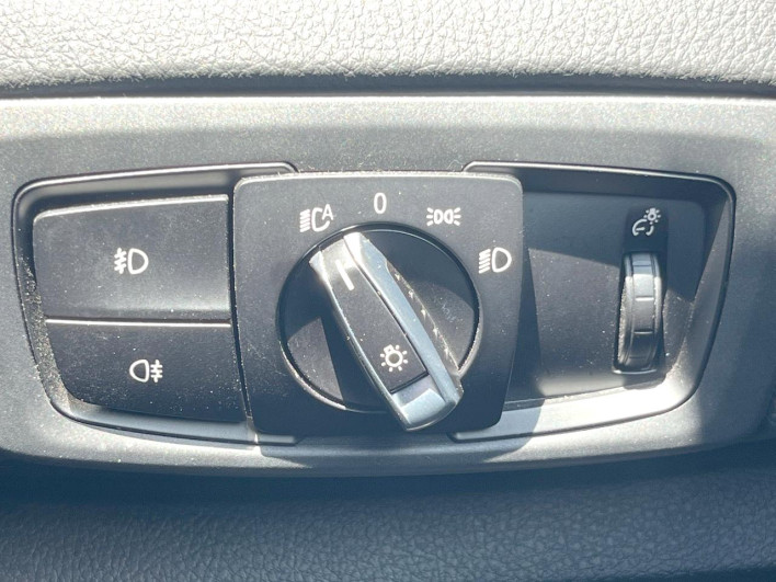 2015 BMW 2 Series DBA-2A15 (UW-6a1a55fa173ba)[27]