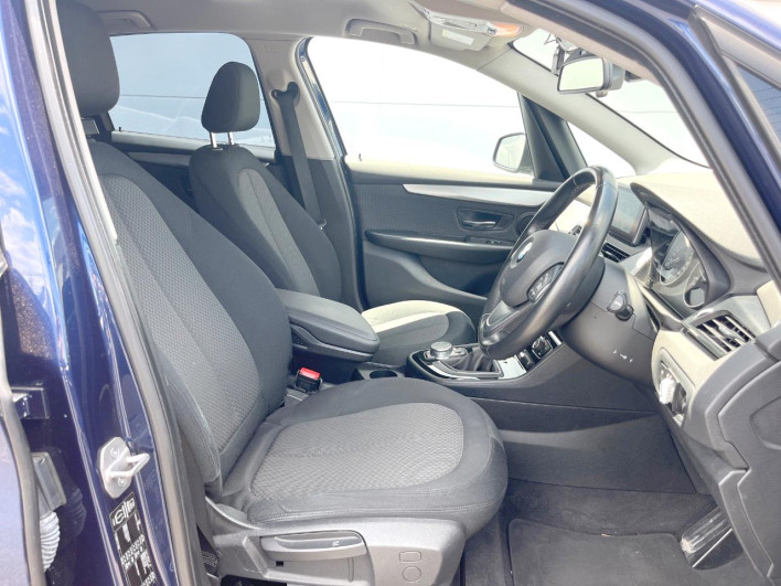 2015 BMW 2 Series DBA-2A15 (UW-6a1a55fa173ba)[25]