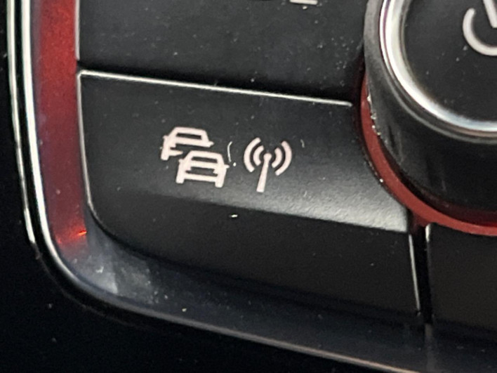 2019 BMW X2 3BA-YH15 (UW-6a1a55fe7412d)[12]