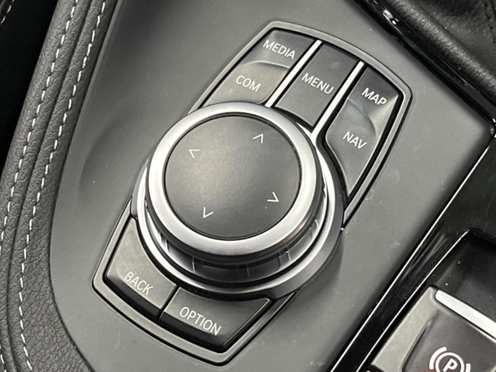 2019 BMW X2 3BA-YH15 (UW-6a1a55fe7412d)[16]