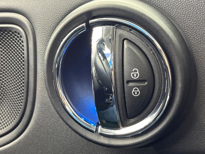 2017 Rover Mini LDA-YT20 (UW-6a1a56035c475)[6]