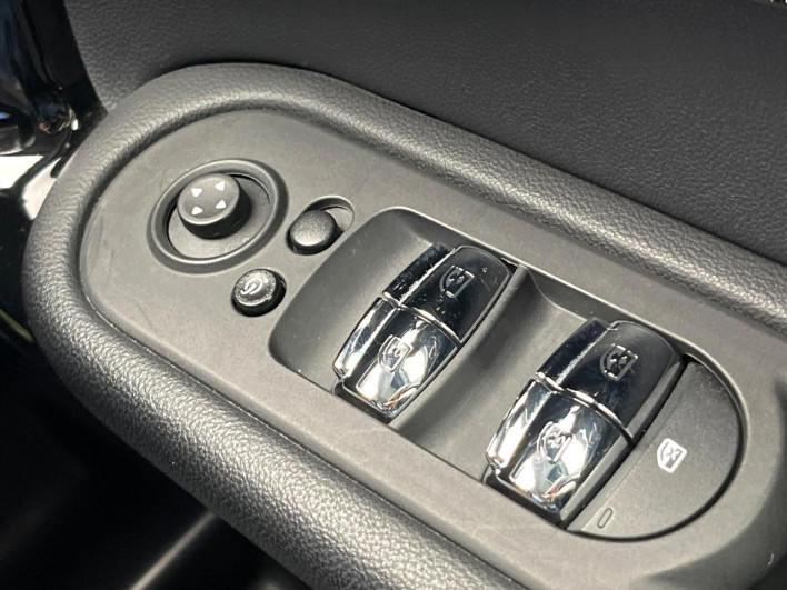 2017 Rover Mini LDA-YT20 (UW-6a1a56035c475)[5]