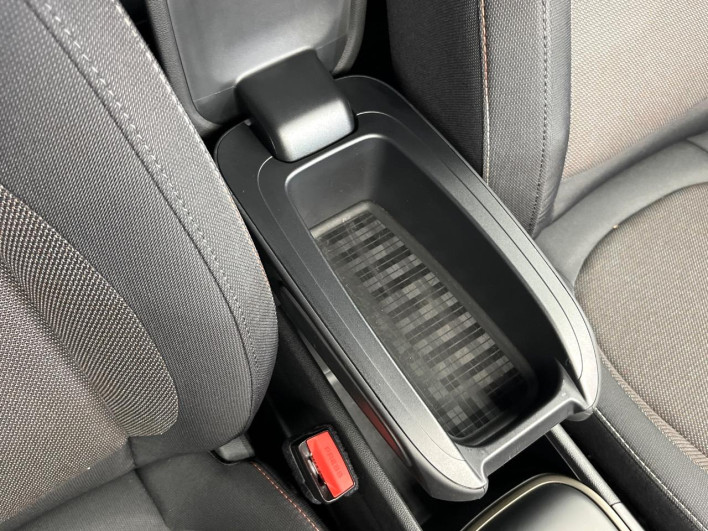 2017 Rover Mini LDA-YT20 (UW-6a1a56035c475)[24]