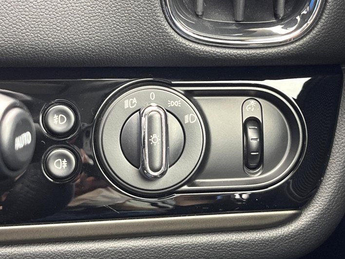 2017 Rover Mini LDA-YT20 (UW-6a1a56035c475)[7]