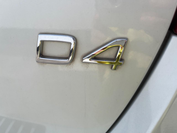 2018 Volvo V60 LDA-FD4204T (UW-6a1a56062f9cc)[23]