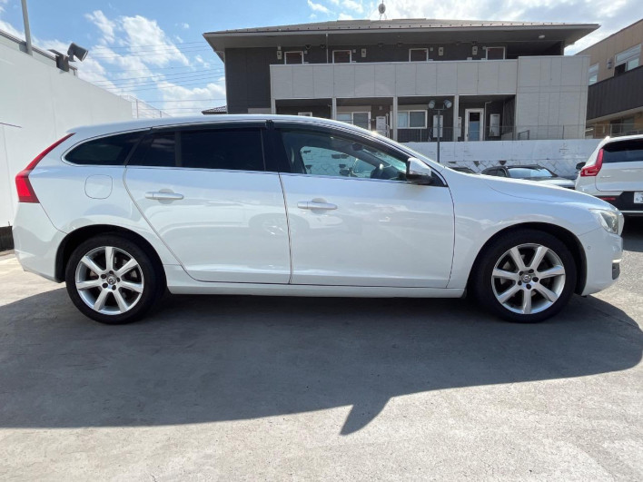 2018 Volvo V60 LDA-FD4204T (UW-6a1a56062f9cc)[11]