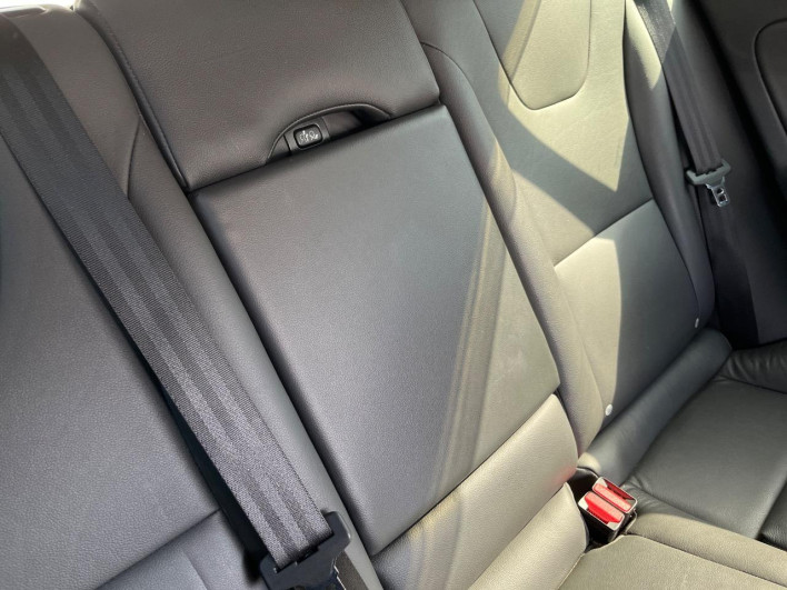 2018 Volvo V60 LDA-FD4204T (UW-6a1a56062f9cc)[28]