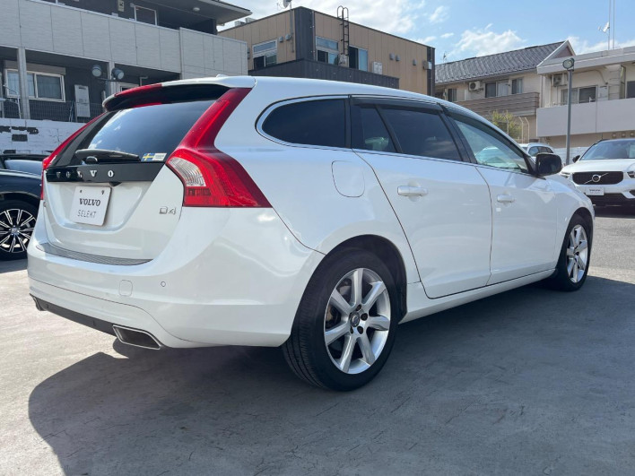 2018 Volvo V60 LDA-FD4204T (UW-6a1a56062f9cc)[10]