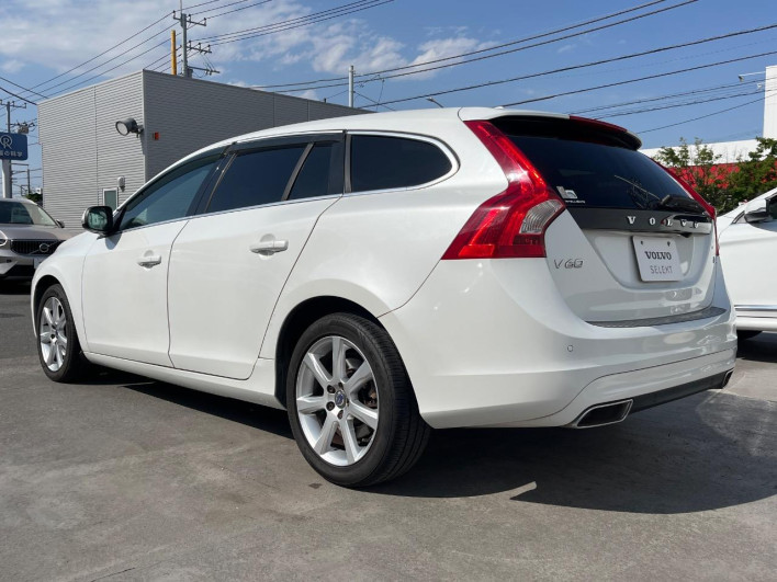 2018 Volvo V60 LDA-FD4204T (UW-6a1a56062f9cc)[8]
