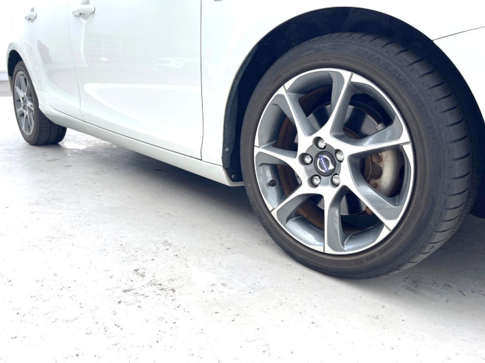 2015 Volvo V40 DBA-MB4164T (UW-6a1a56068fac9)[13]