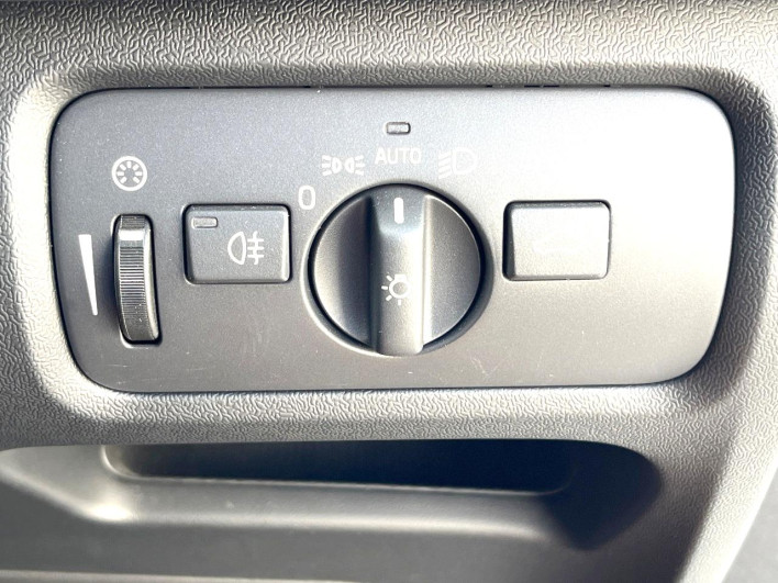 2019 Volvo V40 LDA-MD4204T (UW-6a1a56079d811)[20]