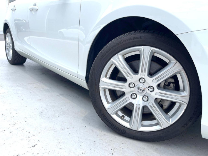 2019 Volvo V40 LDA-MD4204T (UW-6a1a56079d811)[15]