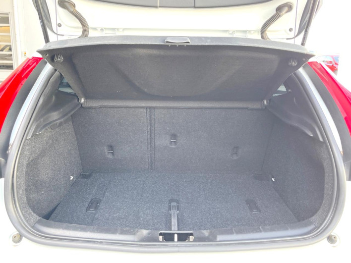 2019 Volvo V40 LDA-MD4204T (UW-6a1a56079d811)[28]