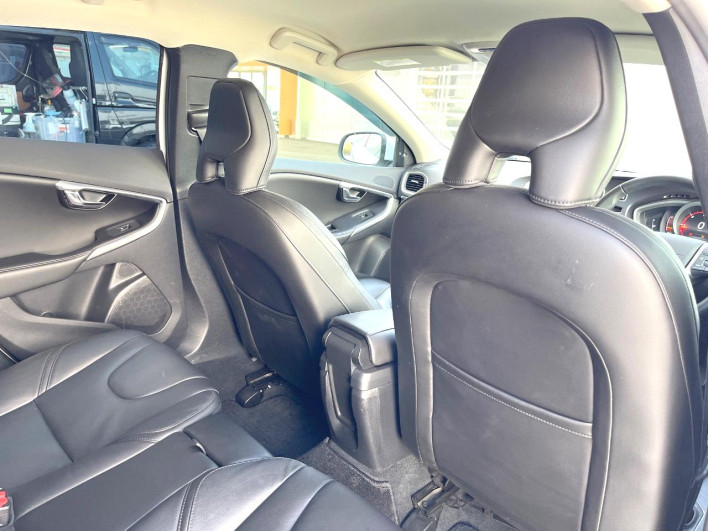 2019 Volvo V40 LDA-MD4204T (UW-6a1a56079d811)[25]