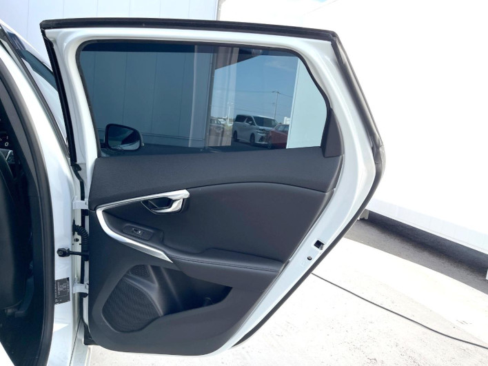 2019 Volvo V40 LDA-MD4204T (UW-6a1a56079d811)[26]