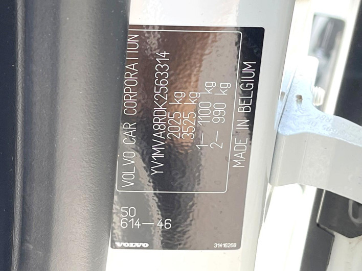 2019 Volvo V40 LDA-MD4204T (UW-6a1a56079d811)[1]