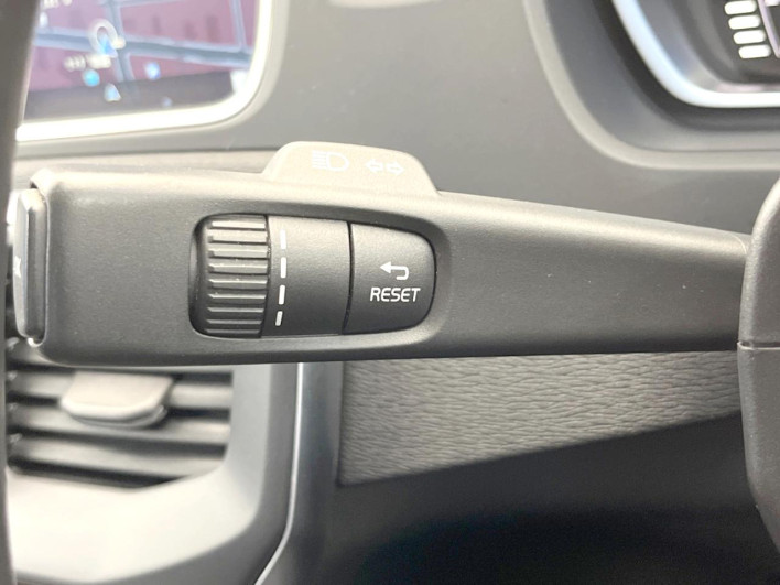 2015 Volvo V40 CBA-MB420XC (UW-6a1a560821aa4)[29]