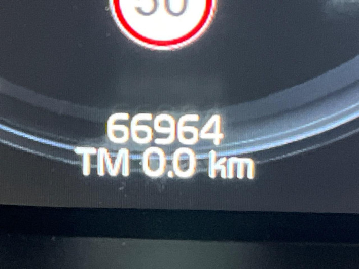 2019 Volvo V60 DBA-ZB420 (UW-6a1a560a33b31)[2]