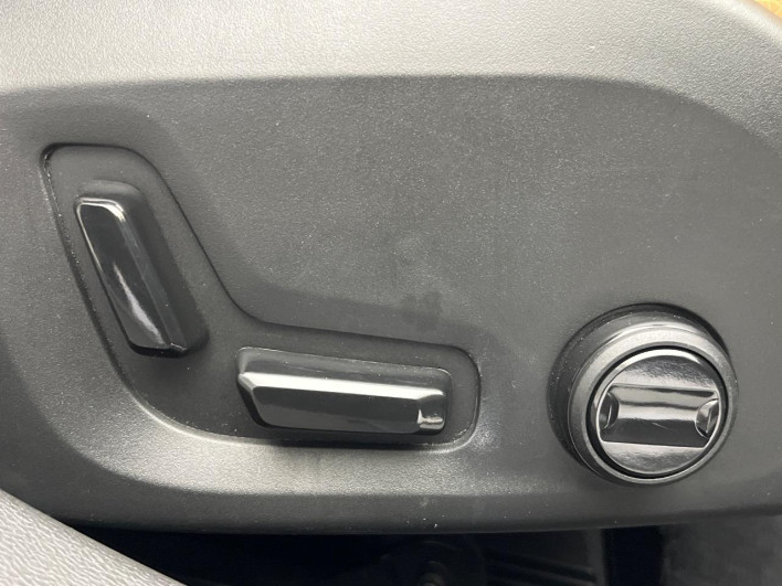2019 Volvo V60 DBA-ZB420 (UW-6a1a560a33b31)[8]