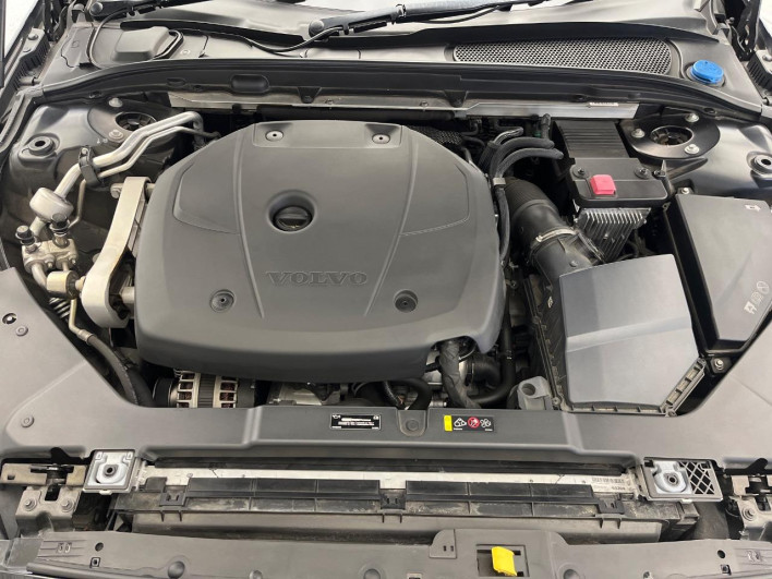 2019 Volvo V60 DBA-ZB420 (UW-6a1a560a33b31)[4]