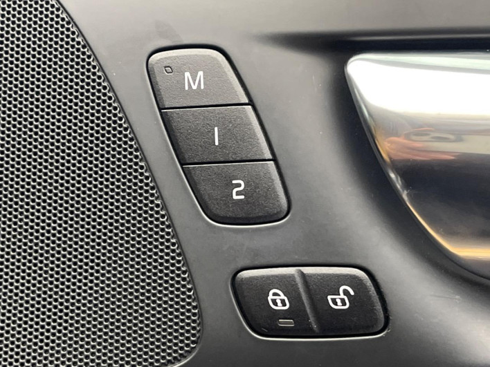 2019 Volvo V60 DBA-ZB420 (UW-6a1a560a33b31)[26]