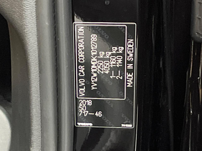 2019 Volvo V60 DBA-ZB420 (UW-6a1a560a33b31)[1]