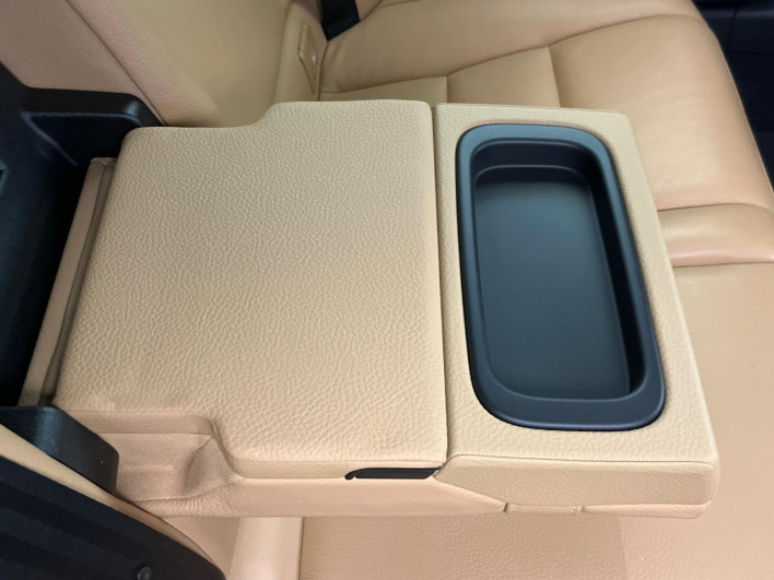 2019 Volvo V60 DBA-ZB420 (UW-6a1a560a33b31)[21]