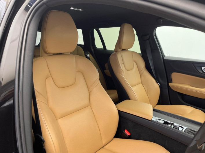 2019 Volvo V60 DBA-ZB420 (UW-6a1a560a33b31)[7]