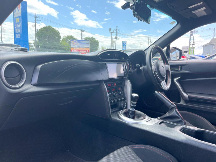 2012 Toyota 86 DBA-ZN6 (UW-6a1a5611d5ef6)[25]