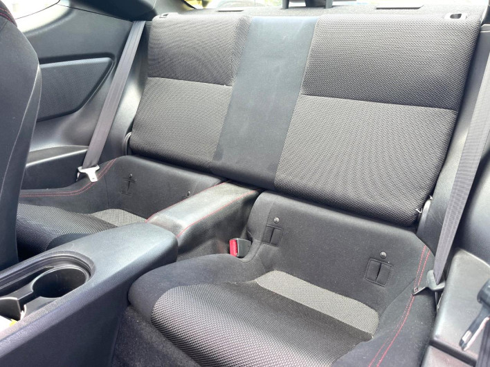2012 Toyota 86 DBA-ZN6 (UW-6a1a5611d5ef6)[26]