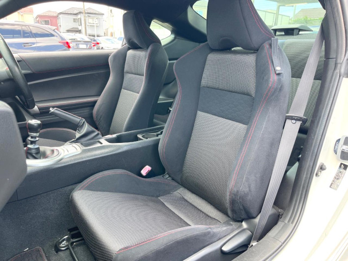2012 Toyota 86 DBA-ZN6 (UW-6a1a5611d5ef6)[28]