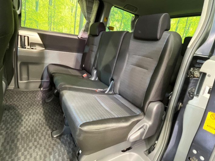 2009 Toyota Voxy DBA-ZRR70W (UW-6a1a5613bc45c)[28]