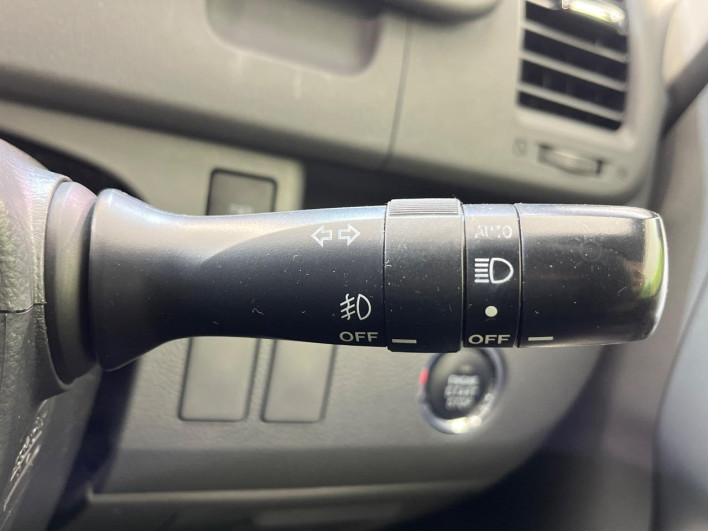 2009 Toyota Voxy DBA-ZRR70W (UW-6a1a5613bc45c)[13]
